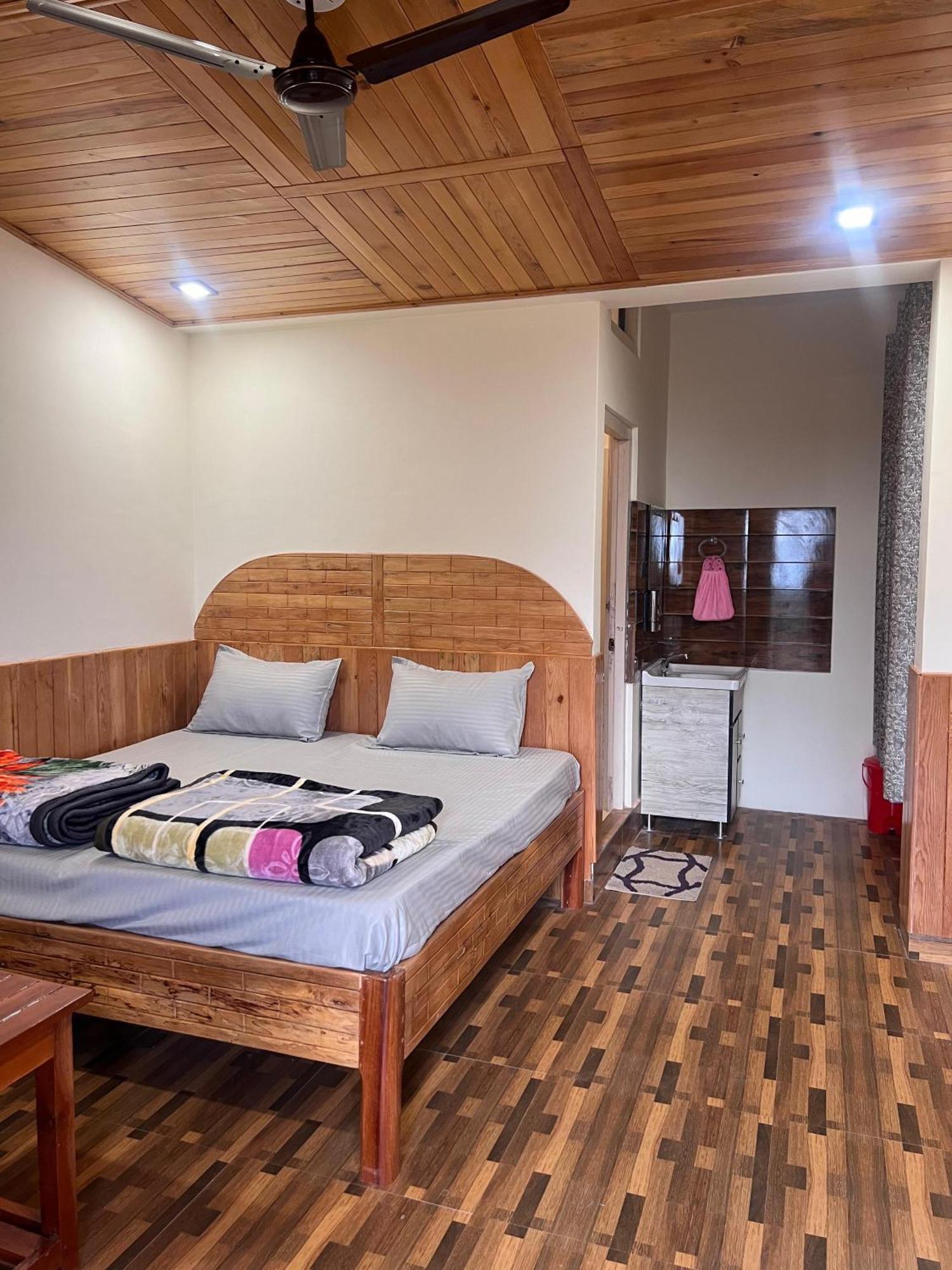 Binsar Royal Homestay Dhaulchhina, Almora Eksteriør billede